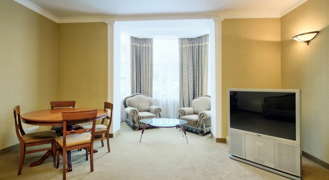 Четырёхместный люкс №306 Отель Парк