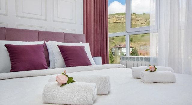 Квартира «Розалия» Ирины Савельевой у входа в парк с видом на горы, Забронировать Апартаменты/квартира Кисловодск Кавминводы