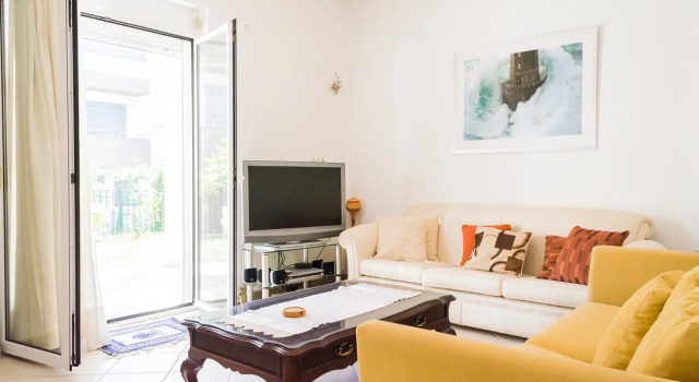 Гостевой Дом Family House Near the Beach, Забронировать Гостевой дом Отели периферийной единицы Северных Афины с парковкой, Парковка