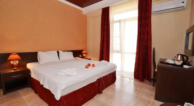 Двухместный номер с балконом и с видом на горы Hotel Acropolis Palace