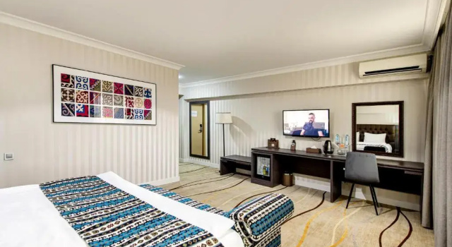 Двухместный номер Делюкс Shymkent Grand Hotel