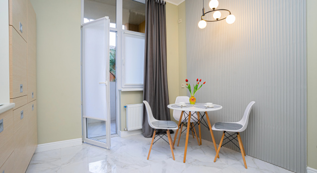Na Naberezhnoy Apartments,  Apartament Hotele w Crimea z Parkingiem, Parking