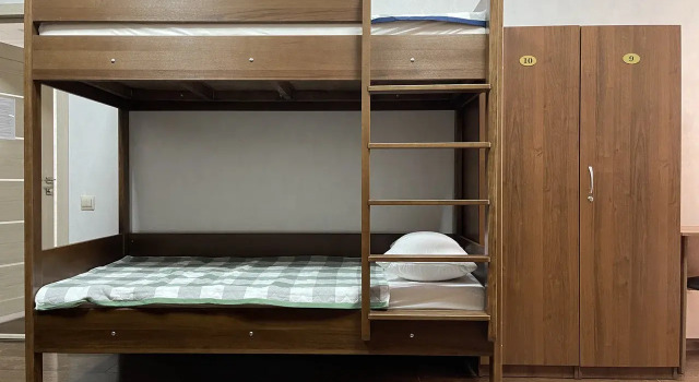 Кровать в общем номере (мужской номер) Хостел "Сириус"