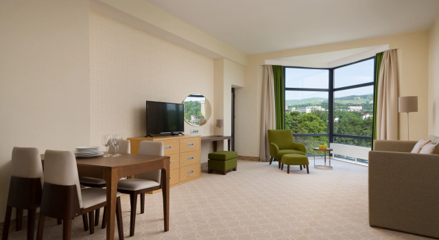 Апартаменты с 3 комнатами с балконом и с красивым видом из окна Грин Резорт Отель и Спа