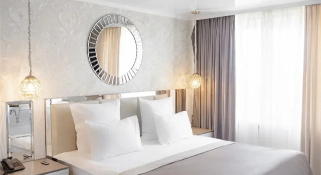 Люкс Серенада с 1 комнатой с балконом и с видом на город Отель АРИЯ