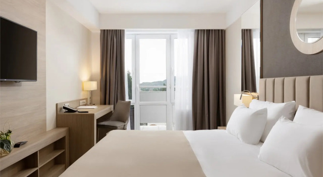 Двухместный номер (с оздоровительной программой) Superior с балконом MAYRVEDA Kislovodsk