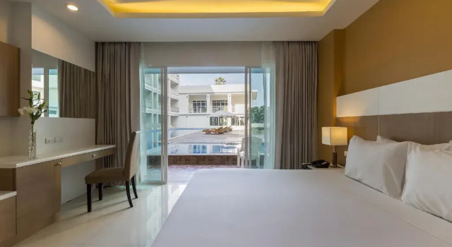 Двухместный номер Pool Access Deluxe с балконом Отель Chanalai Hillside