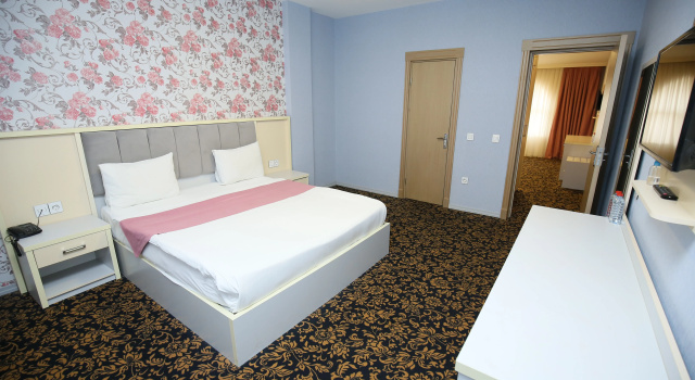 Люкс семейный с видом на город Altus Hotel Baku — бесплатный массаж