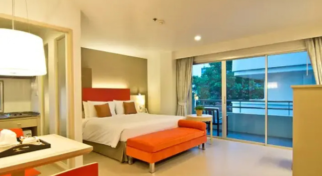 Двухместный номер-студия с балконом Sunshine Vista Hotel