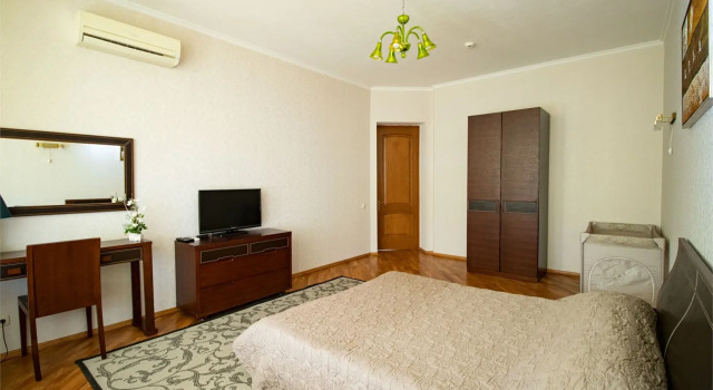 Люкс 203 с 2 комнатами с балконом Отель АльГрадо