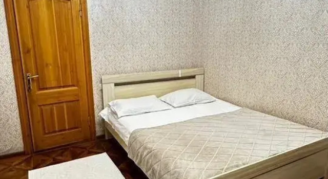 Частный Дом на Улице Чернышевского 22, Забронировать Дом для отпуска Коттеджи Кисловодска, рядом с Главные нарзанные ванны, Коттедж