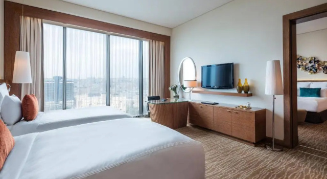 Четырёхместный номер Family с видом на город JW Marriott Absheron Baku Hotel