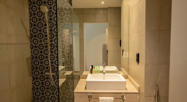 Двухместный номер Standard Kingsgate Al Jaddaf Hotel by Millennium
