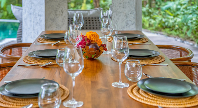 Отель Jungle Flower, Забронировать Отель Отели Убуд 5 звезд, рядом с Рынок Убуда, 5*