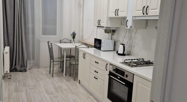 1 Komnatnaya V Luchshem Rayone Kaliningrada Flat, Buchen Sie Ferienwohnung Hotels in Oblast Kaliningrad mit Parkplatz, Parkplätze