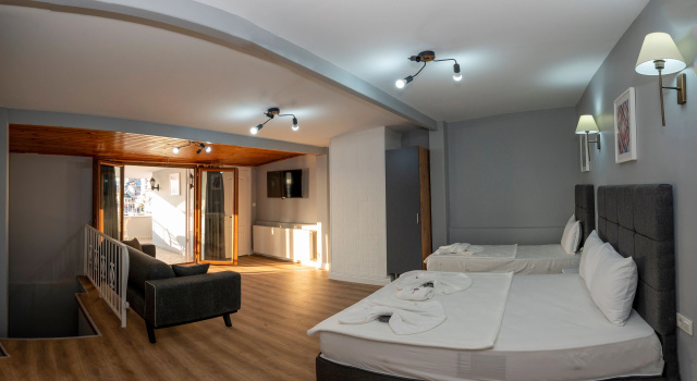 Двухместный номер Superior с балконом и с видом на город Hotel Taxim Trend Suites