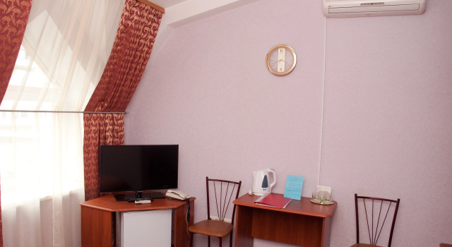 Standaard Eenpersoons zolder kamer Kolibri Hotel