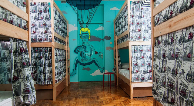 Pat în dormitor Outdoor Hostel