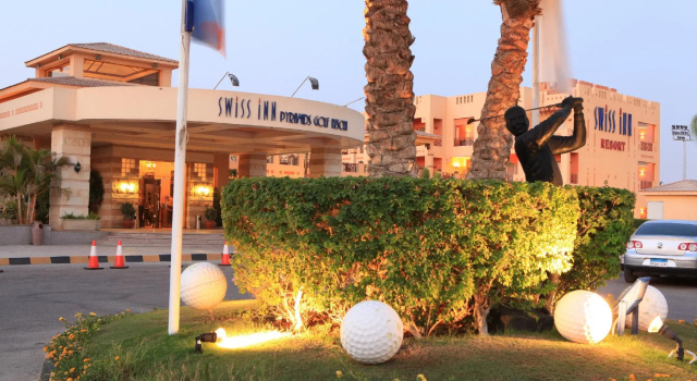 Курортный отель Swiss Inn Pyramids Golf Resort