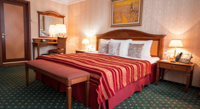 Casal Clube Suite Korston Royal Hotel