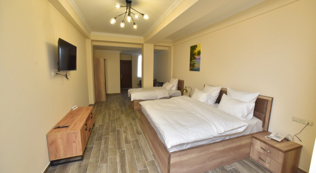 Трёхместный номер Superior с красивым видом из окна Отель Altunyan Hotel