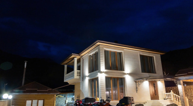 V Gorakh S Basseynom Private House, Rezervovat Rekreační dům Verkhny Fiagdon 