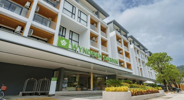 Апартаменты Pool View Condo 2204 Wyndham Garden Naithon Phuket
