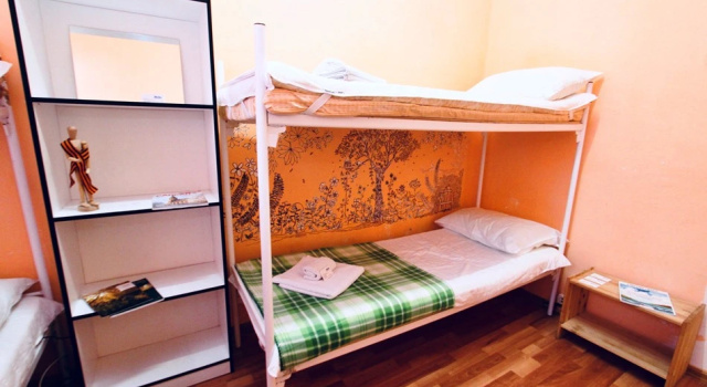 Кровать в общем номере (женский номер) Хостел Гости