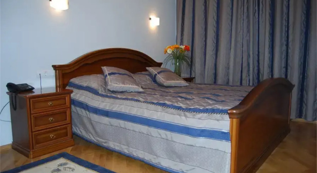 Четырёхместный люкс Семейный №305 с 2 комнатами Отель Парк