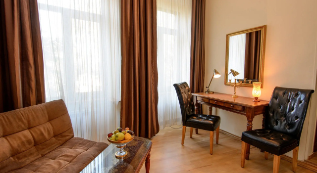 Люкс с балконом Hotel British House