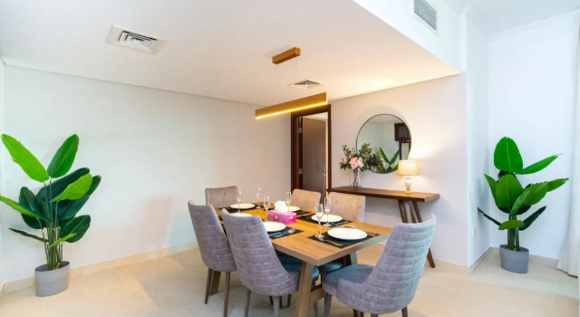 Апартаменты bnbmehomes | 2 BR Stunning Lake Views in Greens-205