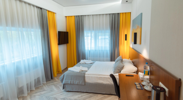 Uyut-Park Guest House, Prenota Motel Hotel economici a Omsk Region
