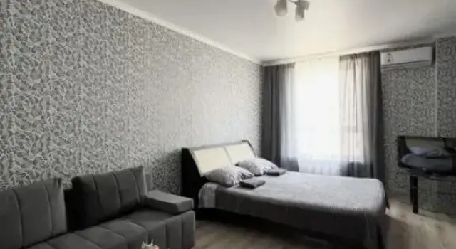 Квартира на Александра Покрышкина 2/2 76