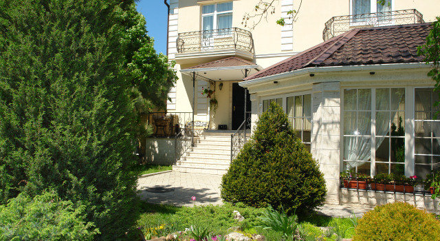 Крокус SPA, Забронировать Курортный отель Ессентуки Кавминводы, рядом с Концертный зал им. Шаляпина