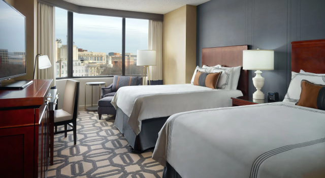Четырёхместный номер Deluxe Omni Richmond Hotel