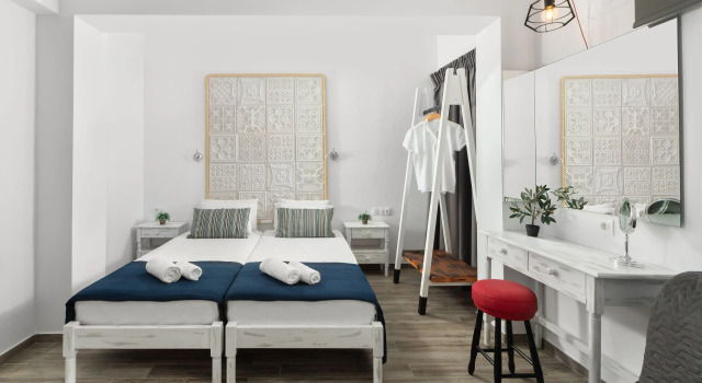 Трёхместный номер Standard с видом на бассейн Pefkos View Apartments