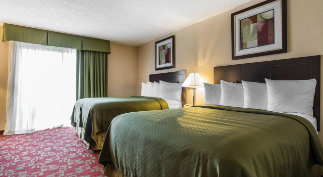 Четырёхместный номер Standard Quality Inn Shelburne - Burlington