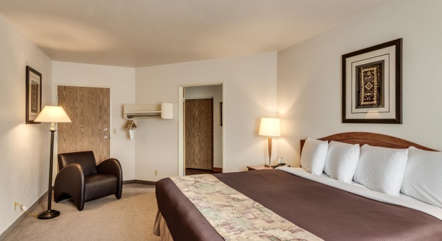 Двухместный люкс с видом на горы SureStay Plus Hotel by Best Western Post Falls