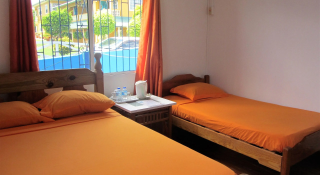 Трёхместный номер Standard c 1 комнатой Miller's Guest House
