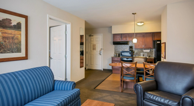 Четырёхместный люкс Candlewood Suites Pittsburgh-Cranberry by IHG