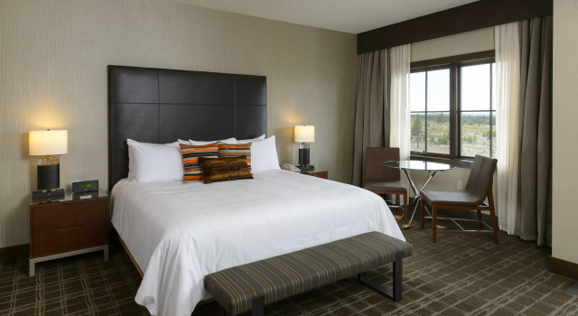 Номер Deluxe с балконом и с красивым видом из окна Tetherow Hotel