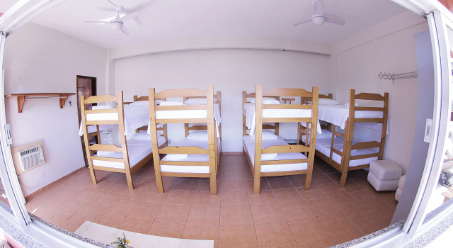 Кровать в общем номере (женский номер) Nalu Hostel