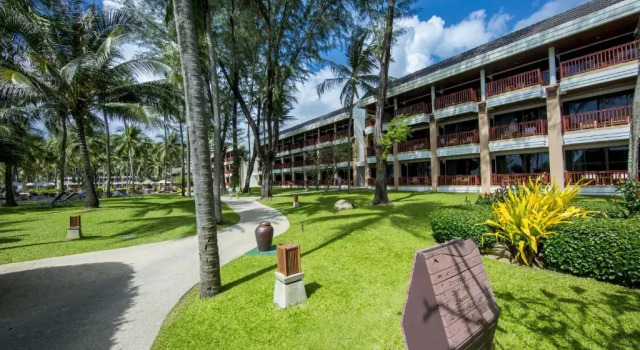 Katathani Phuket Beach Resort - SHA Extra Plus, Забронировать Курортный отель Ката-Бич Пхукет, рядом с Пляж Ката Нои
