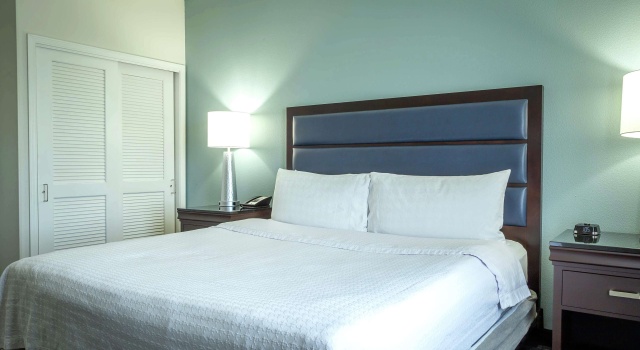 Двухместный люкс c 1 комнатой Homewood Suites by Hilton Miami - Airport West