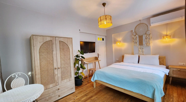 Deluxe - (Ofiousa) room with balcony and with garden view Aya Butik Otel