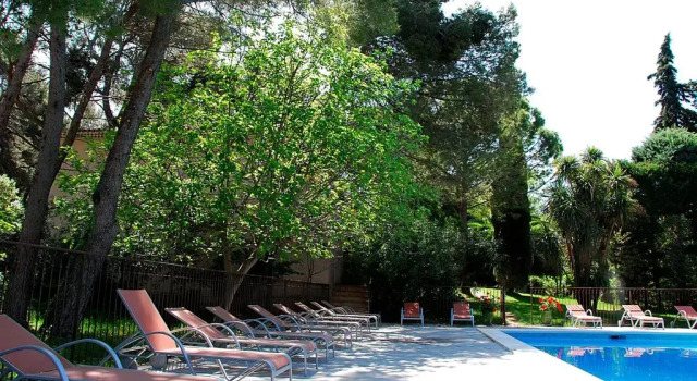 Hotel Les Mazets Des Roches, Rezervasyon Otel Fontvieille Alpilles